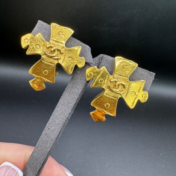 LOT 1620 24K gold plated CHANEL vintage clip on earrings - Picture 7 of 7